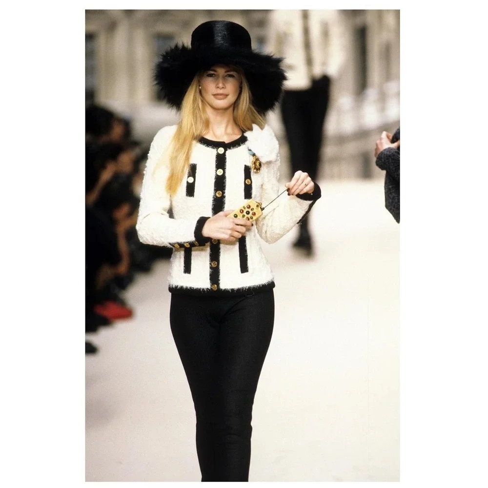 CHANEL 1994 Runway Tweed Jacket CC Buttons Boucle Iconic Collectable Size 42 EUC